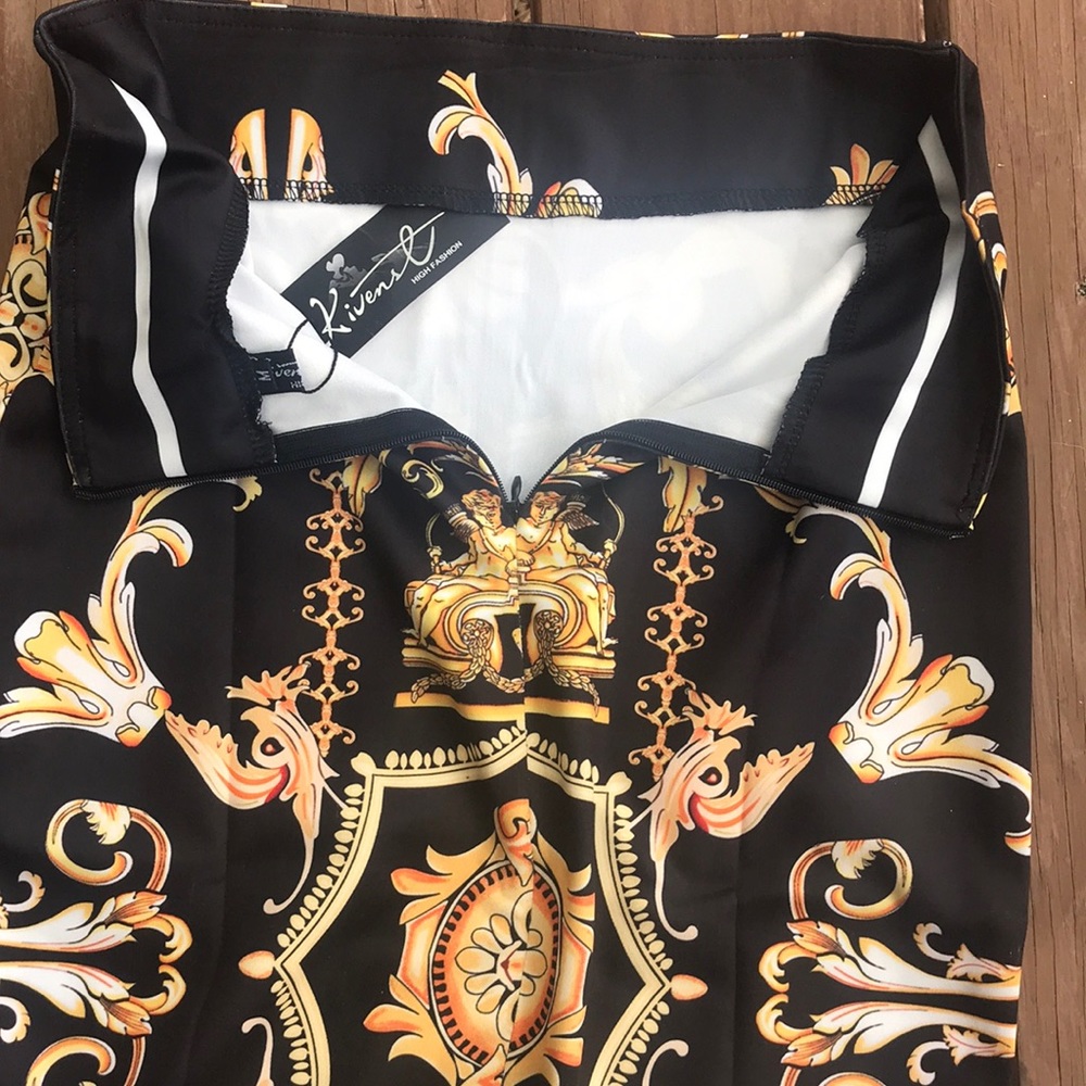 ONE LEFT!🌿Baroque Black & Gold Midi Skirts 🌿 - Picture 4 of 6